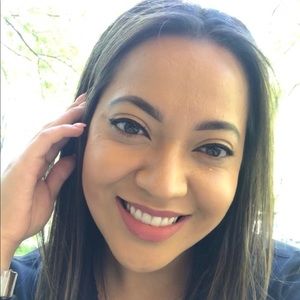 Meet your Posher, Ana